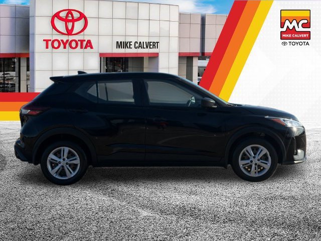 Used 2023 Nissan Kicks S w/ Interior Electronics Package FWD image 6