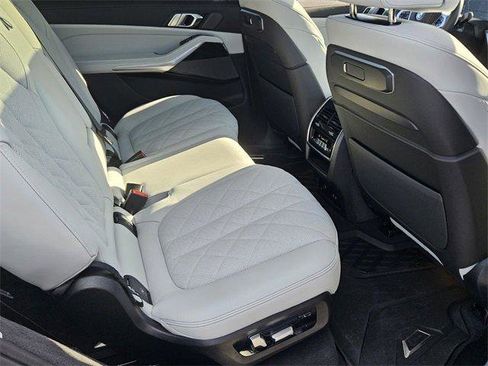 Used 2026 BMW X7 xDrive40i w/ M Sport Package image 15