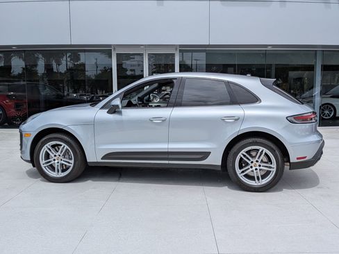 Certified 2024 Porsche Macan AWD/4WD image 2