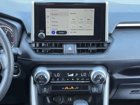 Used 2025 Toyota RAV4 XLE FWD image 15