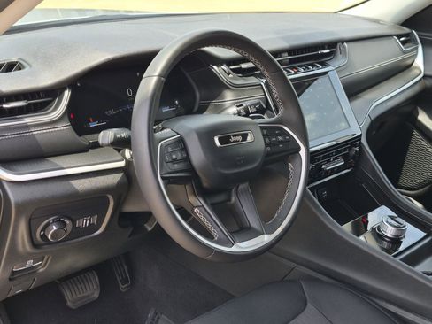 Used 2024 Jeep Grand Cherokee L Laredo w/ Luxury Tech Group I AWD/4WD image 13