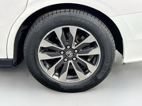 Used 2024 Honda Odyssey EX-L image 9