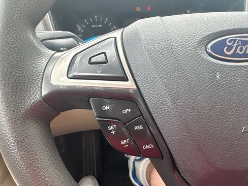 Used 2014 Ford Fusion SE FWD image 16