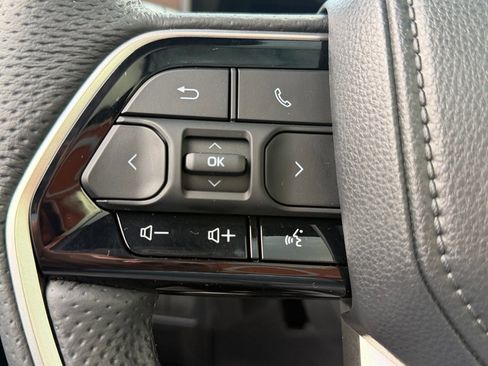 Used 2025 Toyota Sequoia Capstone image 27