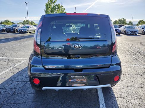 Used 2017 Kia Soul + FWD image 11