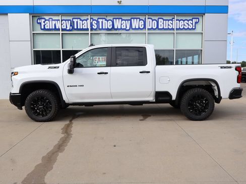 New 2026 Chevrolet Silverado 2500 LT w/ Trail Boss Package AWD/4WD image 7
