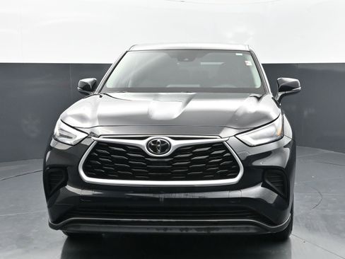 Used 2023 Toyota Highlander L FWD image 8