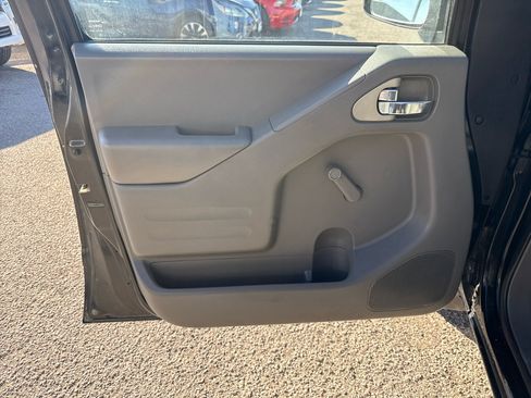 Used 2019 Nissan Frontier S image 11