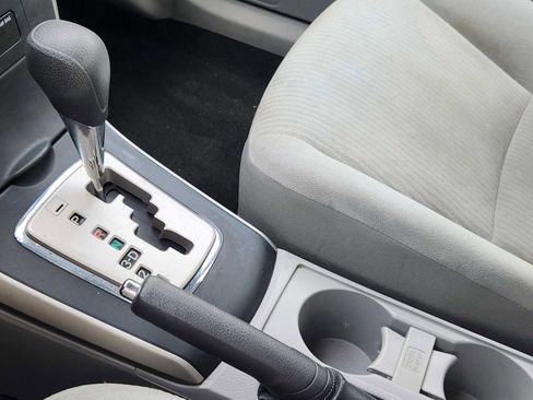 Used 2010 Toyota Corolla LE image 19