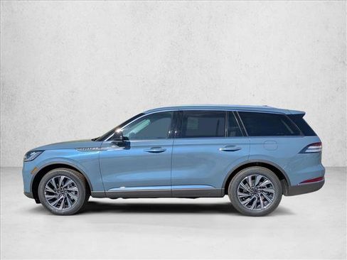 New 2026 Lincoln Aviator Premiere image 5