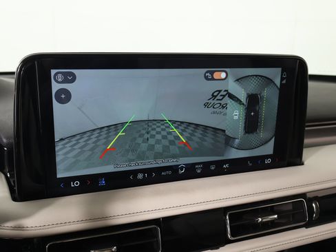 Used 2025 Lincoln Aviator 2WD image 6