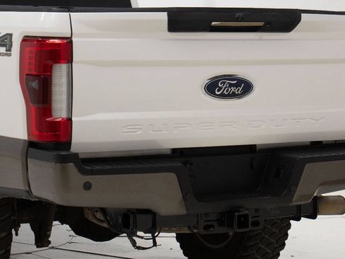 Used 2019 Ford F250 King Ranch w/ King Ranch Ultimate Package AWD/4WD image 12