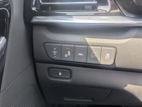 Used 2021 Kia Niro LXS FWD image 21