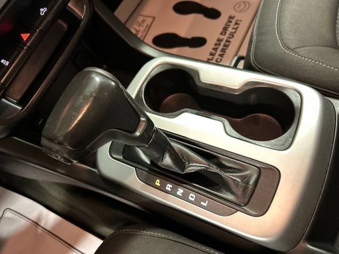 Used 2018 Chevrolet Colorado LT w/ LT Convenience Package AWD/4WD image 18