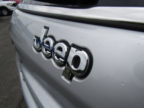 Used 2024 Jeep Compass Latitude AWD/4WD image 38