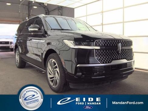 Used 2025 Lincoln Navigator L Reserve AWD/4WD image 1