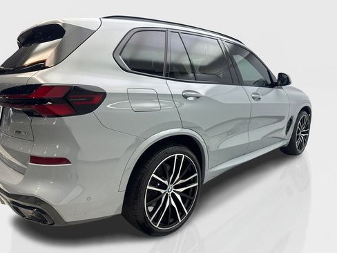 Used 2024 BMW X5 xDrive40i w/ M Sport Package AWD/4WD image 13