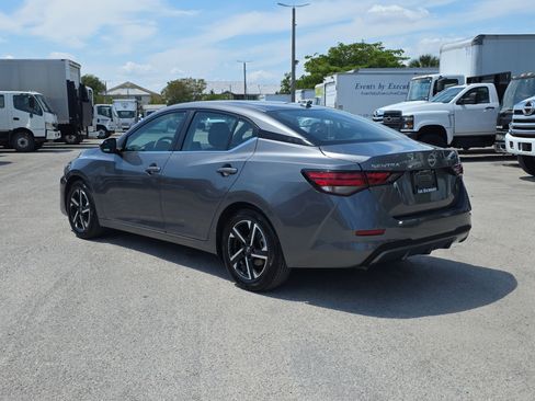 Used 2024 Nissan Sentra SV image 5