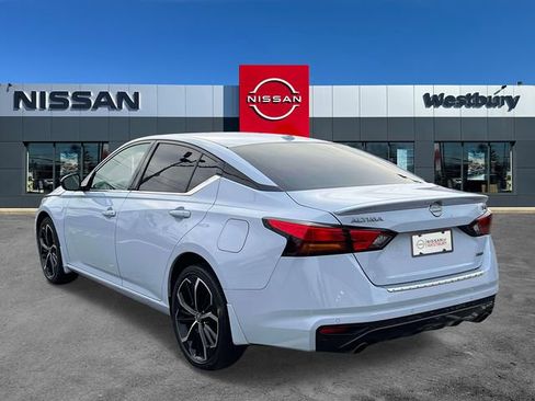 Used 2023 Nissan Altima 2.5 SR w/ SR Premium Package image 6