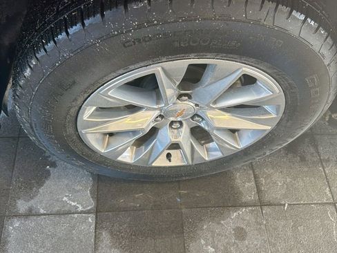 Used 2025 Chevrolet Tahoe Premier w/ Sun And Tow Package image 10