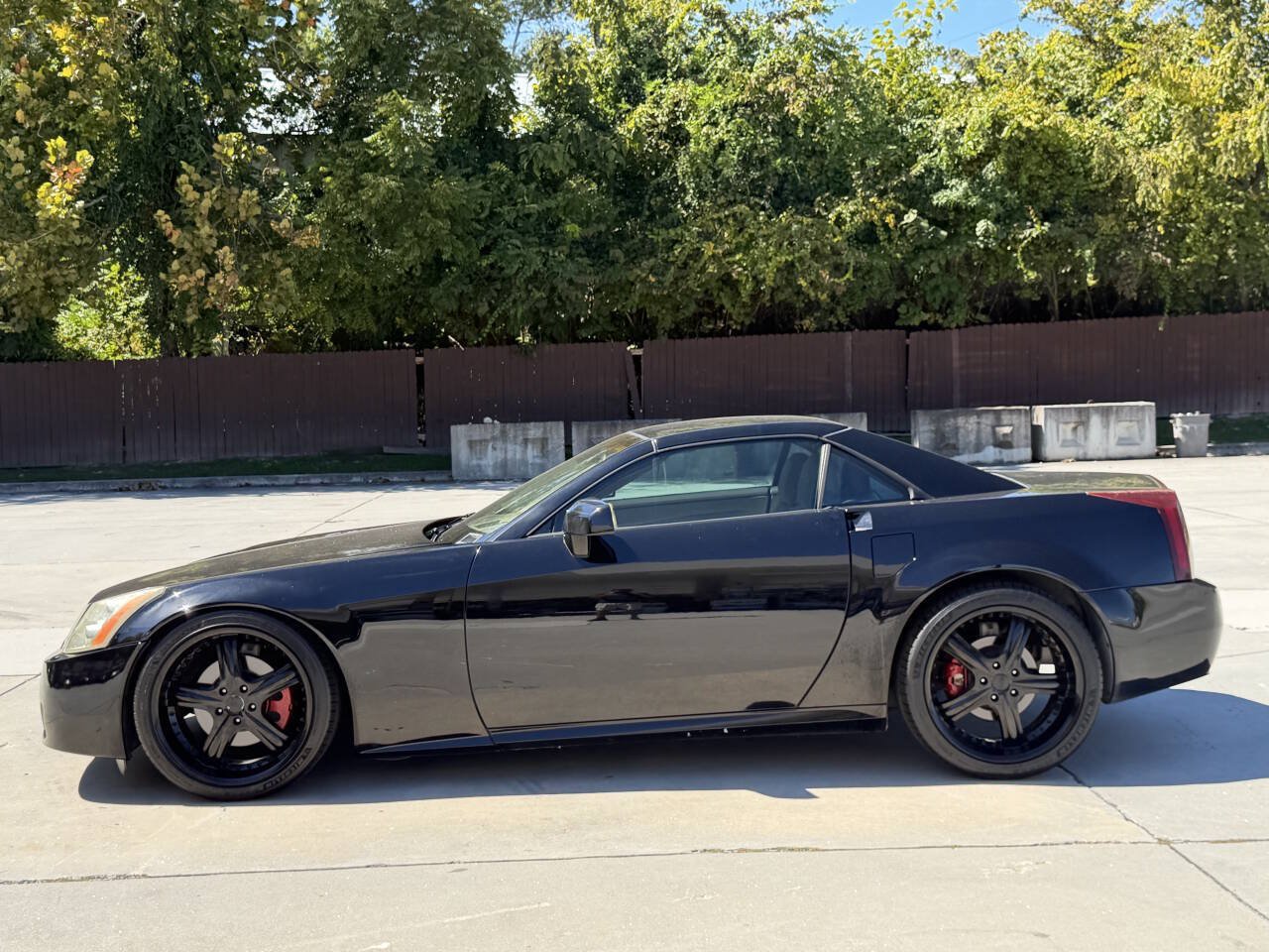 Used 2004 Cadillac XLR RWD image 27