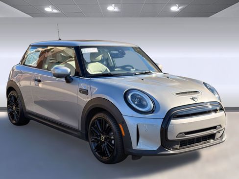 Certified 2024 MINI Cooper SE image 7