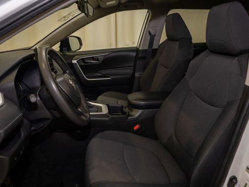 Used 2024 Toyota RAV4 XLE image 9