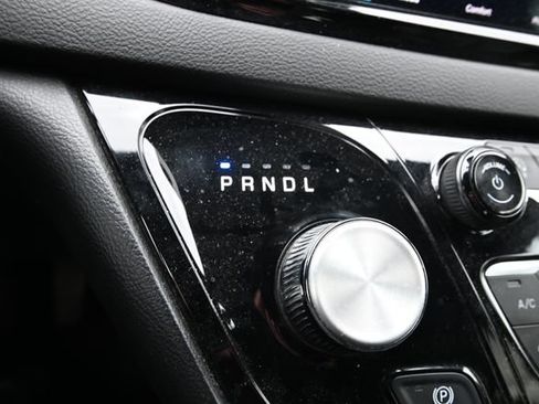 Used 2025 Chrysler Pacifica Select FWD image 15