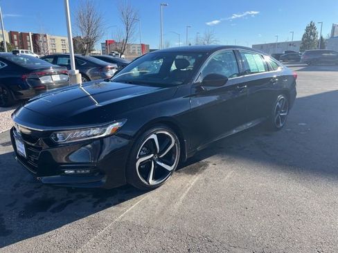 Used 2018 Honda Accord Sport image 9