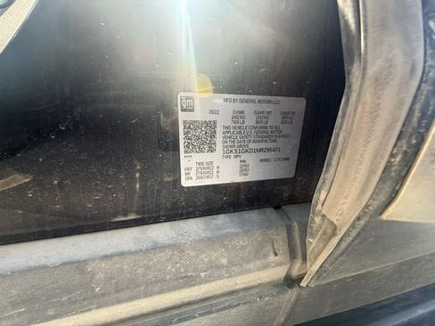 Used 2022 GMC Yukon XL SLT w/ SLT Premium Package image 11