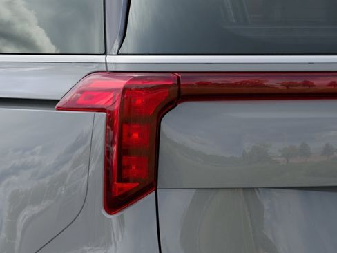 New 2026 Kia Carnival EX FWD image 11