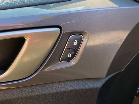 Used 2019 Ford Ranger Lariat w/ Black Appearance Package AWD/4WD image 14
