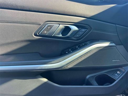 Used 2019 BMW 330i xDrive Sedan w/ Premium Package image 15