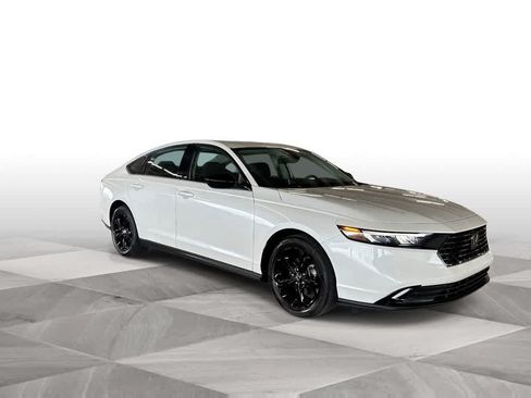 Used 2025 Honda Accord SE image 2