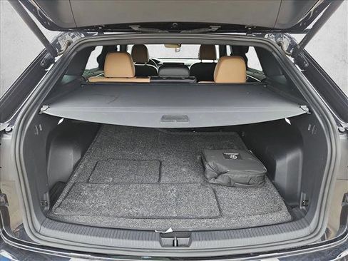 Used 2024 Volkswagen Atlas Cross Sport SEL R-Line image 6