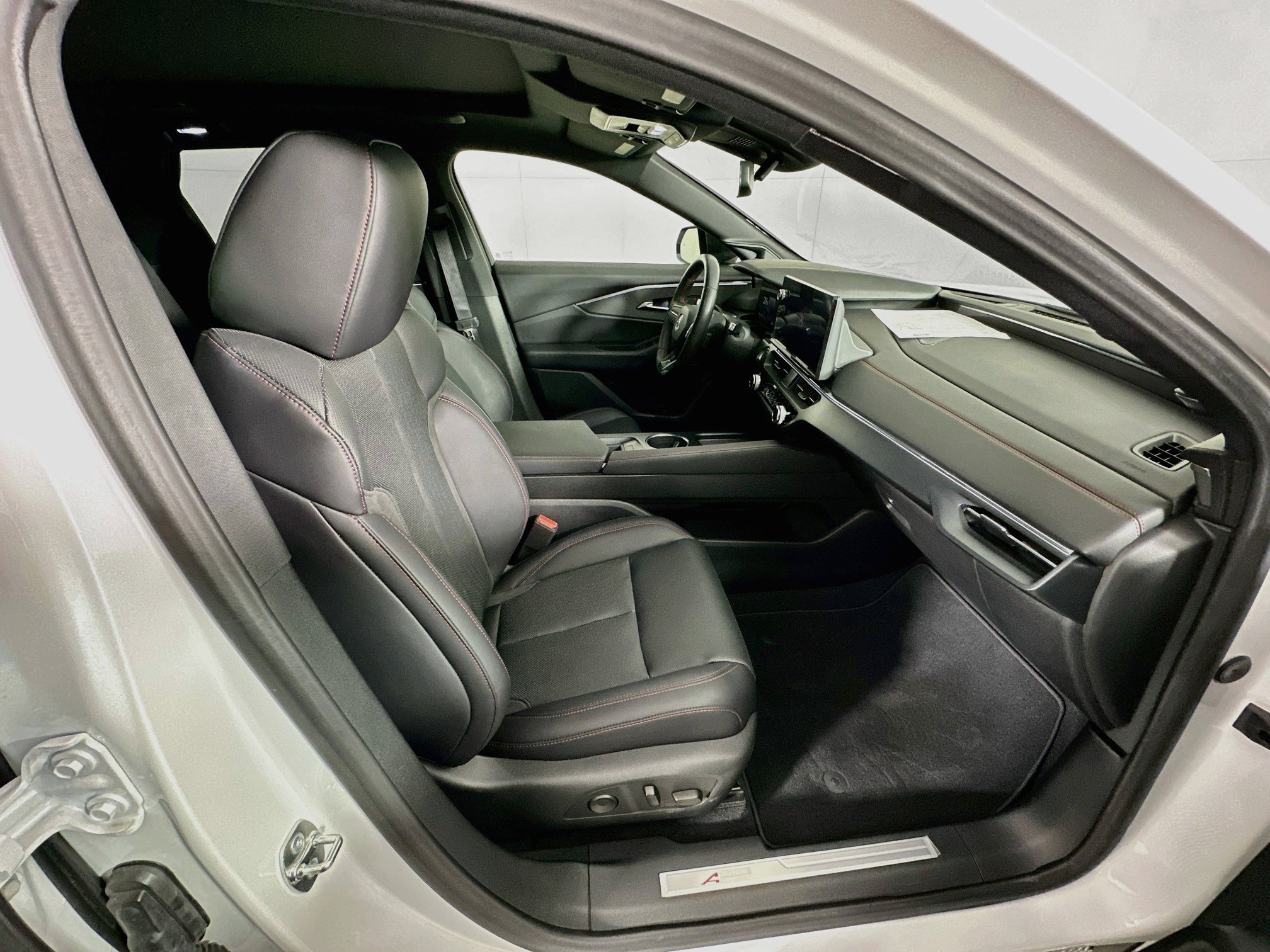 Used 2024 Acura ZDX A-Spec RWD image 32