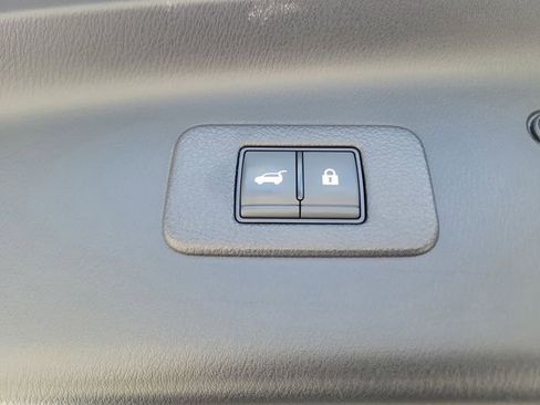 Certified 2022 Nissan Armada Platinum w/ Captain's Chairs Package RWD image 10