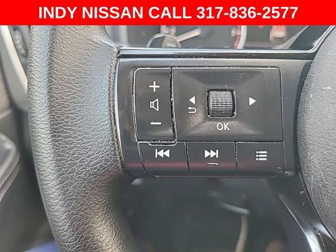 Used 2023 Nissan Rogue SV AWD/4WD image 16