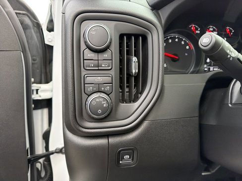 Used 2025 Chevrolet Silverado 1500 Custom AWD/4WD image 17