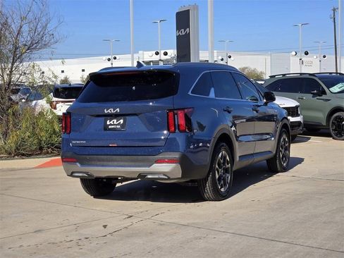 New 2026 Kia Sorento S w/ S Panoramic Sunroof Package FWD image 4
