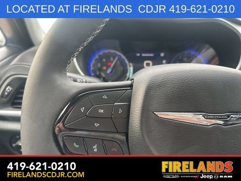 Used 2024 Chrysler Pacifica Limited w/ S Appearance Package FWD image 27