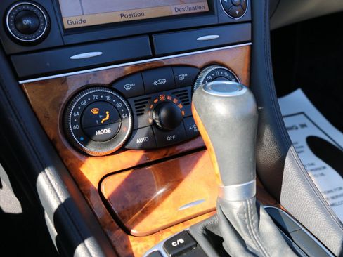Used 2009 Mercedes-Benz SL 550 SL550 image 24