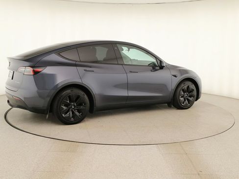 Used 2023 Tesla Model Y Long Range AWD/4WD image 7
