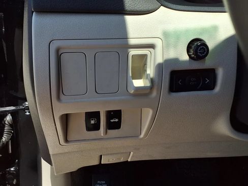 Used 2010 Lexus IS 250 w/ Premium Pkg Value Edition RWD image 13
