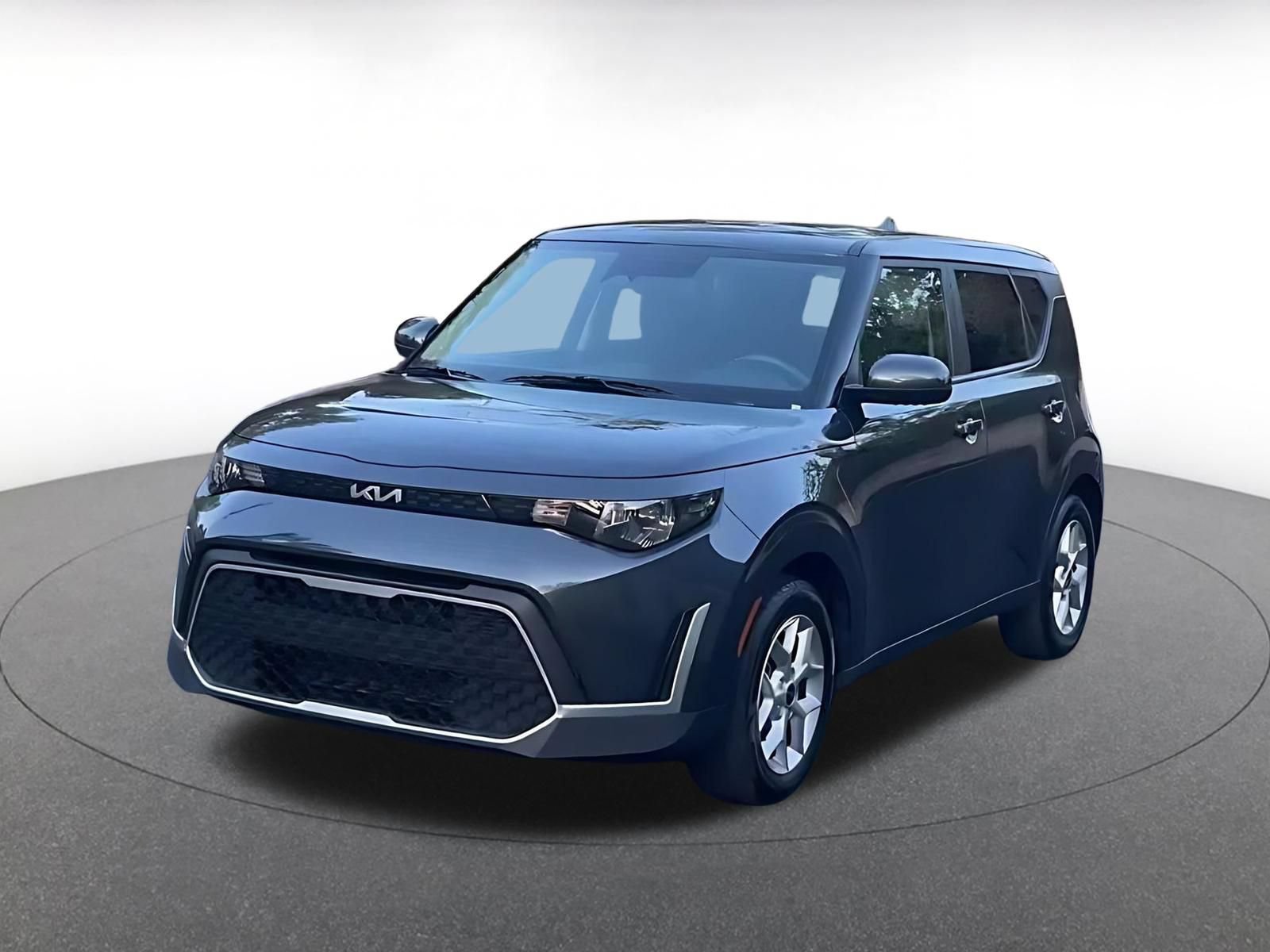 Used 2025 Kia Soul LX w/ LX Technology Package FWD image 6