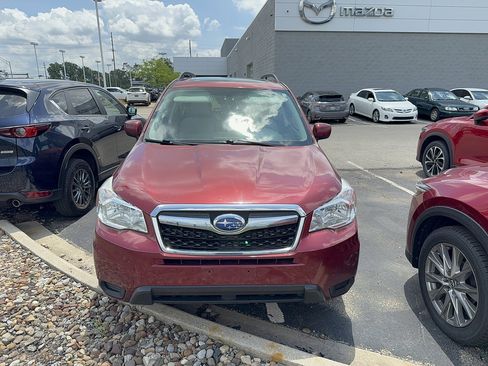 Used 2016 Subaru Forester 2.5i Premium w/ Popular Package #2 AWD/4WD image 2