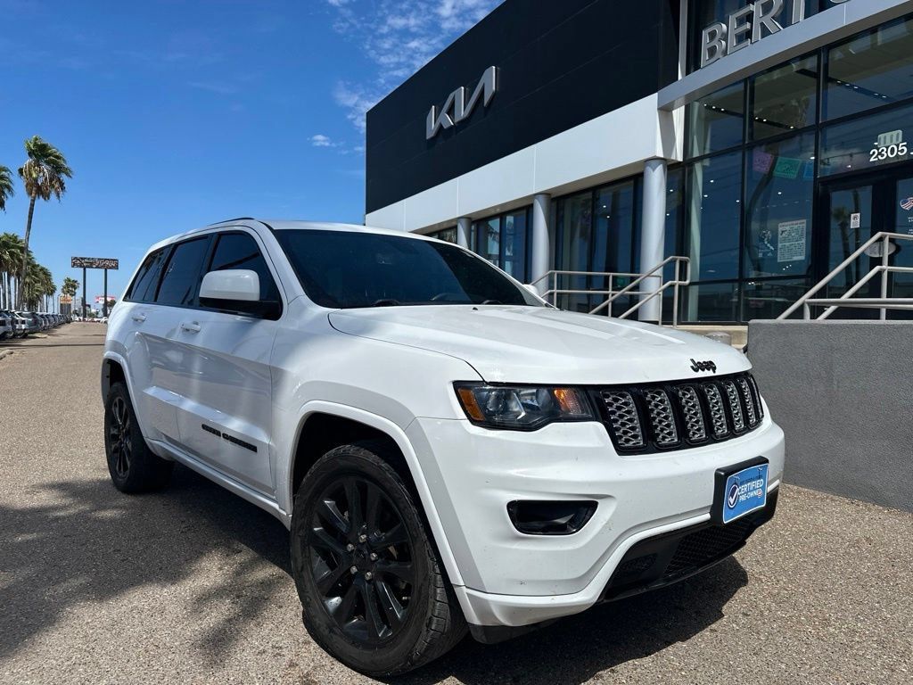 Used 2019 Jeep Grand Cherokee Altitude AWD/4WD image 1