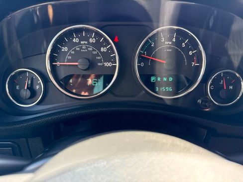 Used 2012 Jeep Wrangler Unlimited Rubicon w/ Connectivity Group AWD/4WD image 16