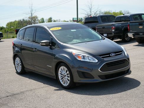 Used 2017 Ford C-MAX SE w/ Equipment Group 201A FWD image 3