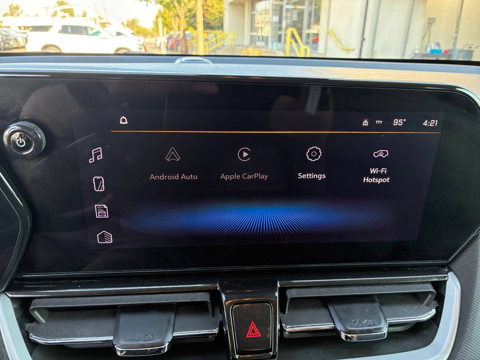 Used 2025 Chevrolet TrailBlazer LT FWD image 19